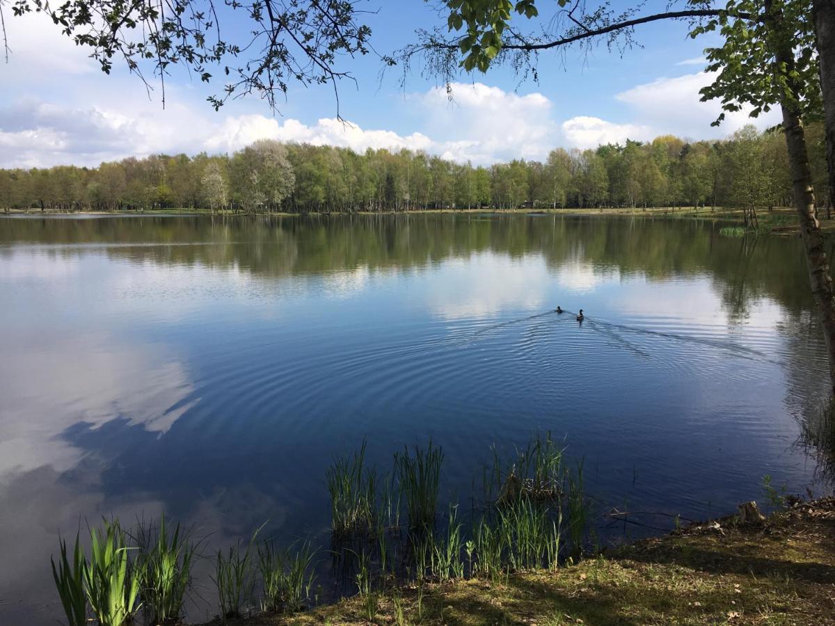 Gerenoveerd Huisje Gelegen Aan Water Bij Bos Villa Lanaken Bagian luar foto